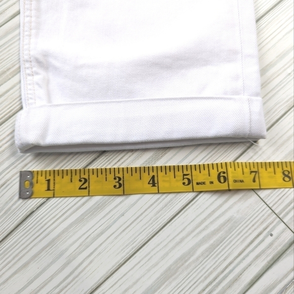 American Eagle Outfitters Pleated Mom Jeans in Soft White Size 10 Regular NWT - Picture 13 of 15